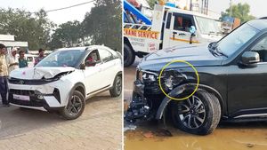 ಹೊಸ ಟಾಟಾ ನೆಕ್ಸಾನ್, 2 ಮಹೀಂದ್ರಾ ಸ್ಕಾರ್ಪಿಯೋ-ಎನ್‌ ವಿತರಣೆ ಸಮಯದಲ್ಲೇ ಅಪಘಾತ: ಇಲ್ಲಿದೆ ಮಾಹಿತಿ