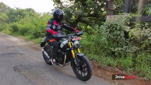 ಅಗ್ಗದ ಬೆಲೆ, ಆಕರ್ಷಕ ವಿನ್ಯಾಸದ ಟ್ರಯಂಫ್ ಸ್ಕ್ರ್ಯಾಂಬ್ಲರ್ 400 ಎಕ್ಸ್ ಬೈಕ್ ವಿತರಣೆ ಪ್ರಾರಂಭ