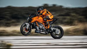 ರಾಕೆಟ್ ವೇಗದಲ್ಲಿ ಮಿಂಚಲಿದೆ ಈ ಹೊಸ ಸೂಪರ್ ಬೈಕ್: KTM 1390 ಸೂಪರ್ ಡ್ಯೂಕ್ ಆರ್ ಅನಾವರಣ