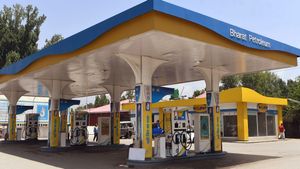 Petrol, Diesel Prices Cut: ದೊಡ್ಡ ಸಿಹಿಸುದ್ದಿ... ಪೆಟ್ರೋಲ್, ಡೀಸೆಲ್ ದರ ರೂ.10 ಇಳಿಕೆ?