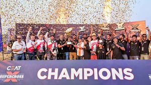 ಬೆಂಗಳೂರಿನಲ್ಲಿ CEAT ಸಿಯೆಟ್ ಇಂಡಿಯನ್ ಸೂಪರ್‌ಕ್ರಾಸ್ ರೇಸಿಂಗ್ ಲೀಗ್‌ಗೆ ಅದ್ದೂರಿ ತೆರೆ