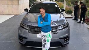 ಸಿನಿಮಾಗಳಲ್ಲಿ ಹಾಡಿ ಕೋಟಿಬೆಲೆಯ ರೇಂಜ್‌ ರೋವರ್‌ ಖರೀದಿ: ಕಲೆಯ ಬೆಲೆಗೆ, ಇದೆಲ್ಲವೂ ಕಮ್ಮಿಯೇ!