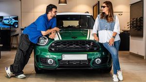 MINI Countryman: ಪತ್ನಿಯೊಂದಿಗೆ ಖ್ಯಾತ ನಟನಿಂದ ಪುಟ್ಟ ಐಷಾರಾಮಿ ಕಾರು ಖರೀದಿ.. ಇದರ ವಿಶೇಷತೆಗಳೇನು ಗೊತ್ತಾ?
