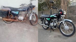 ಭಾವುಕರಾದ ತಂದೆ: ತುಕ್ಕು ಹಿಡಿದಿದ್ದ ಅಪ್ಪನ ಬೈಕಿಗೆ ಮರುಜೀವ ಕೊಟ್ಟ ಮಕ್ಕಳು!