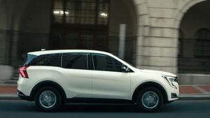 ಮಹೀಂದ್ರಾ XUV700ನ ಹೊಸ ವೇರಿಯೆಂಟ್ ಬಿಡುಗಡೆ: ಕಡಿಮೆ ಬೆಲೆಗೆ ಐಷಾರಾಮಿ ಫೀಚರ್ಸ್