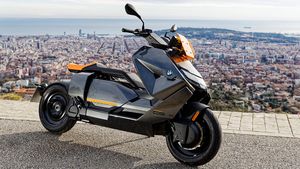 ಹೊಸ ಪ್ರೀಮಿಯಂ ಸ್ಕೂಟರ್ ಬಿಡುಗಡೆಗೆ ಸಜ್ಜು: ಬುಕಿಂಗ್ಸ್ ಪ್ರಾರಂಭ... ಬೆಲೆ, ವಿಶೇಷತೆಗಳೇನು?