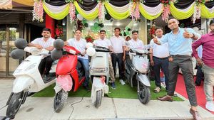 10 ಸಾವಿರ ಇವಿಗಳ ಮಾರಾಟ: ಉತ್ತಮ ಬೇಡಿಕೆಯೊಂದಿಗೆ ಮುನ್ನುಗ್ಗುತ್ತಿವೆ ಹೊಸ ಸ್ಕೂಟರ್‌ಗಳು!