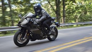 ಯುವಕರ ಹೃದಯ ಕದಿಯಲು ಸಜ್ಜಾದ ಹೊಸ ಯಮಹಾ YZF-R9 ಬೈಕ್ ಅನಾವರಣ