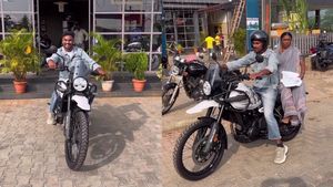 'ಕರಿಮಣಿ ಮಾಲೀಕ' ಖ್ಯಾತಿಯ ಕನಕ ಖರೀದಿಸಿದ್ರು ಹೊಸ ರಾಯಲ್ ಎನ್‌ಫೀಲ್ಡ್ ಬೈಕ್: ಮೈಲಾರಲಿಂಗ ಸ್ವಾಮಿ ಎದುರಿಗೆ ಪೂಜೆ