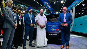 Auto Expo 2025: ಅಶೋಕ್‌ ಲೇಲ್ಯಾಂಡ್‌ಗೆ ಸಾಥ್ ಕೊಟ್ಟ HDK: ಬಡವರ ಬಂಡಿ ಅನಾವರಣ!