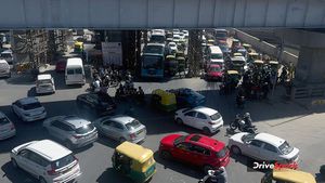 Bengaluru: ಬೆಂಗಳೂರಿನ ಈ ಪ್ರಮುಖ ಫ್ಲೈಓವರ್ ಬಂದ್.. ಸಂಚಾರ ಅಸ್ತವ್ಯಸ್ತ, ನೀವು ಈ ದಾರಿಯಲ್ಲಿ ಹೋಗಬೇಡಿ!