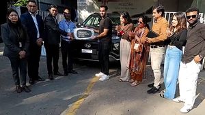 Hyundai: ಮೊದಲ ಕ್ರೆಟಾ ಎಲೆಕ್ಟ್ರಿಕ್ ಕಾರಿನ ಡೆಲಿವರಿ: ಫುಲ್‌ ಜೋಷ್‌ನಲ್ಲಿ ವಿತರಣೆ ಪಡೆದ ಕುಟುಂಬ!