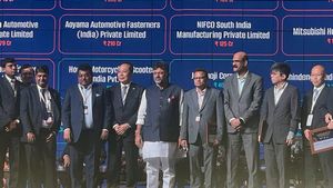 Toyota: ಟೊಯೊಟಾ ಕಂಪನಿಗೆ ಪ್ರತಿಷ್ಠಿತ 'ಹೂಡಿಕೆ ಪ್ರಮಾಣಪತ್ರ' ನೀಡಿ ಗೌರವಿಸಿದ ಸರ್ಕಾರ!