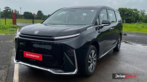 MG M9: 7-ಸೀಟರ್, ರಸ್ತೆ ಮೇಲಿನ ಅರಮನೆಯಂತಿರುವ ಎಂಜಿ ಎಂ9 ಎಲೆಕ್ಟ್ರಿಕ್ ಎಂಪಿವಿ ಬಿಡುಗಡೆ.. ಬೆಲೆ ಎಷ್ಟು?