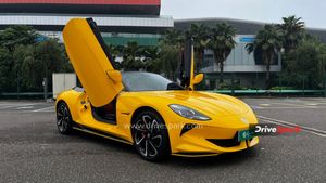 MG Cyberster Review: ವಿಮಾನದಂತಿರುವ ಎಂಜಿ ಸೈಬರ್‌ಸ್ಟರ್ ರಿವ್ಯೂ.. ಭಾರೀ ವೈಶಿಷ್ಟ್ಯಗಳು, ಹೇಗಿದೆ ಗೊತ್ತಾ?