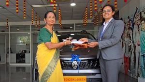 ಅಗ್ಗದ 7-ಸೀಟರ್ ಕಾರಿದು.. 20 ಕಿ.ಮೀ ಮೈಲೇಜ್, ಈ ರೆನಾಲ್ಟ್ ಎಂಪಿವಿಗೆ ಫುಲ್ ಡಿಮ್ಯಾಂಡ್.. ಮುಗಿಬಿದ್ದ ಗ್ರಾಹಕರು!