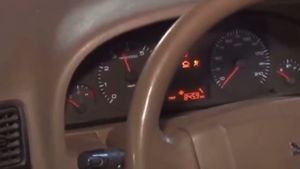 ಪೆಟ್ರೋಲ್ ಬೇಡ.. 900 ಕಿ.ಮೀ ಮೈಲೇಜ್, 1 ರೂಪಾಯಿ ಖರ್ಚಿಲ್ಲ.. ಈ ಕಾರು ನೀರಿನಿಂದ ಓಡುತ್ತೆ!