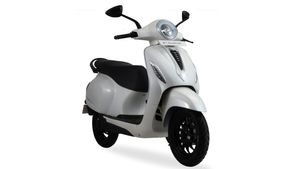 Bajaj: ಬೆಲೆಯೂ ಅಗ್ಗ.. ಗಟ್ಟಿಮುಟ್ಟಾದ ಬಜಾಜ್ ಚೇತಕ್ ಇ-ಸ್ಕೂಟರ್‌ಗೆ ಫುಲ್ ಡಿಮ್ಯಾಂಡ್.. ಜನ ಮುಗಿಬಿದ್ದು ಖರೀದಿ!