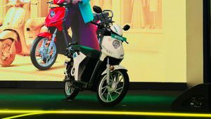 109 ಕಿ.ಮೀ ರೇಂಜ್.. ರಿವರ್ಸ್ ಮೋಡ್, 64,999 ರೂಪಾಯಿ.. ಬೆಂಗಳೂರು ಬ್ರ್ಯಾಂಡ್‌ನಿಂದ ಹೊಸ ಇ-ಸ್ಕೂಟರ್ ಬಿಡುಗಡೆ!