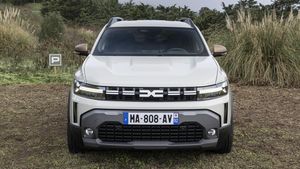 ಮಾರುಕಟ್ಟೆ ವಶಪಡಿಸಿಕೊಳ್ಳಲು ಬರುತ್ತಿದೆ ಹೊಸ 2026 ರೆನಾಲ್ಟ್ ಡಸ್ಟರ್: ಜನವರಿ 26ಕ್ಕೆ ಅನಾವರಣ!