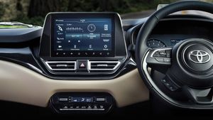 Toyota: ಬೈಕ್‌ನಂತೆ 30 Km ಮೈಲೇಜ್.. ಈ ಅಗ್ಗದ ಟೊಯೊಟಾ ಕಾರಿಗೆ ಫುಲ್ ಡಿಮ್ಯಾಂಡ್, ಮುಗಿಬಿದ್ದ ಗ್ರಾಹಕರು!