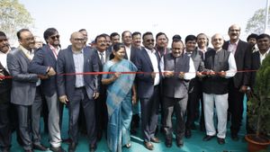 ಸುಧಾರಿತ ಹೈಬ್ರಿಡ್ ತಂತ್ರಜ್ಞಾನ, ಕೌಶಲ್ಯ ಮತ್ತು ಉತ್ಪಾದನಾ ಶ್ರೇಷ್ಠತೆ ಪ್ರದರ್ಶಿಸಿದ ಟೊಯೋಟಾ