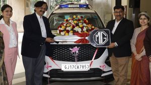 MG Motor: ಆಂಬ್ಯುಲೆನ್ಸ್ ಸೇವೆಗಾಗಿ ದುಬಾರಿ ಕಾರನ್ನು ದೇಣಿಗೆ ನೀಡಿದ ಎಂಜಿ ಮೋಟಾರ್