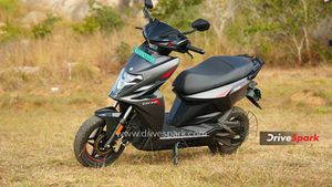 Simple One: 265 Km ಓಡುತ್ತೆ.. ಬೆಲೆ ಇಷ್ಟೇನಾ.. ಬೆಂಗಳೂರಿನ ಹೊಸ ಸಿಂಪಲ್ ಒನ್ ಜೆನ್ 2 ಸ್ಕೂಟರ್ ರಿವ್ಯೂ, ಹೇಗಿದೆ?