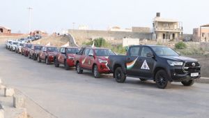 Toyota Hilux: ಸೇನೆಗೆ ಆನೆಯಷ್ಟು ಬಲ... ಭಾರತೀಯ ಸಶಸ್ತ್ರ ಪಡೆಗಳೊಂದಿಗೆ ದುಬಾರಿ ಟೊಯೋಟಾ ಹಿಲಕ್ಸ್