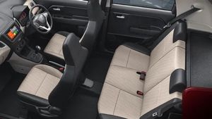 ಬಡವರ ಪಾಲಿನ ಅಂಬಾರಿ.. ಬರೀ 4.99 ಲಕ್ಷ ರೂಪಾಯಿಗೆ ಸಿಗುತ್ತೆ, 34 Km ಮೈಲೇಜ್.. 5-ಸೀಟರ್!