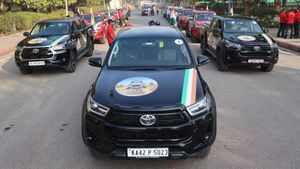 ಪವರ್‌ಫುಲ್ ಟೊಯೋಟಾ ಕಾರಿನೊಂದಿಗೆ ಭಾರತೀಯ ಸಶಸ್ತ್ರ ಪಡೆ: ರಣಭೂಮಿ ದರ್ಶನ್‌ಗೆ ಸಾಥ್