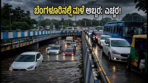 ಬೆಂಗಳೂರಿನಲ್ಲಿ ಮಳೆ ಅಬ್ಬರ: ರಸ್ತೆಗಳು ಜಲಾವೃತ, ಟ್ರಾಫಿಕ್ ಕಿರಿಕಿರಿ! ಮನೆಗೆ ಹೋಗುವ ಮುನ್ನ ಈ ರೂಟ್ ಚೆಕ್ ಮಾಡಿ