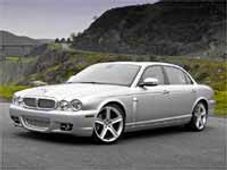 జాగ్వార్ ని ప్రమోట్ చేసే పనిలో చీఫ్ ఎక్స్టీరియర్ డిజైనర్ టేలర్