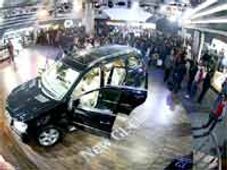 అరకొర సదుపాయాలతో ఇబ్బందుల నడుము ప్రపంచ అతి 'పేద్ద' ఆటో షో..!!