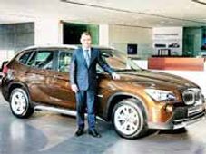 బియమ్ డబ్ల్యు కొత్త కారు..