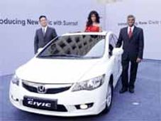 హోండా సివిక్ ఇప్పుడు సన్‌ రూఫ్ సదుపాయంతో కూడా..!!
