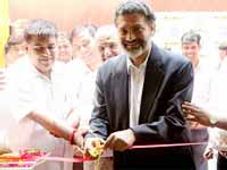 సెకండ్‌హ్యాండ్ కార్ల సూపర్‌స్టోర్‌ను ప్రారంభించిన మహీంద్రా