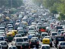 రికార్డు స్థాయిలో నమోదైన వాహన విక్రయాలు: కార్లే టాప్..!!