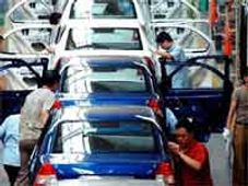 ఈ ఏడాది ఆటో పరిశ్రమకు కష్టాలు తప్పవు: ఆటో కంపెనీలు