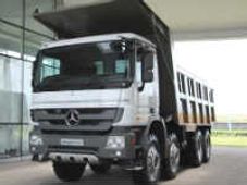 భారత్, మధ్యప్రాశ్చ్య ట్రక్ విభాగాలపై దృష్టి సారించిన డైమ్లర్