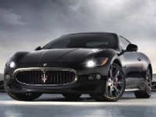 భారత మార్కెట్లోకి అడుగుపెట్టిన ఇటలీ కారు మాసేరటి