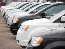 24 నెలల తర్వాత మళ్లీ ఒక అంకెకు పడిపోయిన కార్ సేల్స్