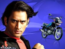 ద్విచక్ర వాహనాలపై డిస్కౌంట్లు, ఉచిత ఆఫర్లు