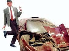 కారు ప్రమాదంలో లక్కీగా బయటపడిన 'మిస్టర్ బీన్'