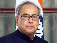 పెరుగుతున్న వడ్డీ రేట్లతో ఆటో, రియాల్టీ రంగాలపై భారం: ప్రణబ్