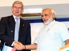 గుజరాత్ సర్కారుతో ఒప్పందాన్ని కుదుర్చుకున్న ప్యూజో