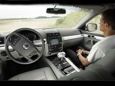 అసలు డ్రైవరే అవసరం లేని ఆటోమేటిక్ కారు