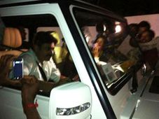 మెర్సిడెస్ బెంజ్ జి55లో చరణ్ నిశ్చితార్థానికి విచ్చేసిన పవన్