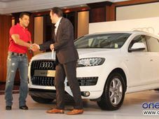 సల్లు భాయ్‌కి క్యూ7 ఎస్‌యూవీని కానుకగా ఇచ్చి ఆడి