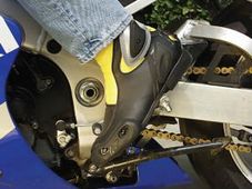 మోటార్‌సైకిళ్లలో ఆటోమేటిక్ గేర్లు: టీవీఎస్ మోటార్